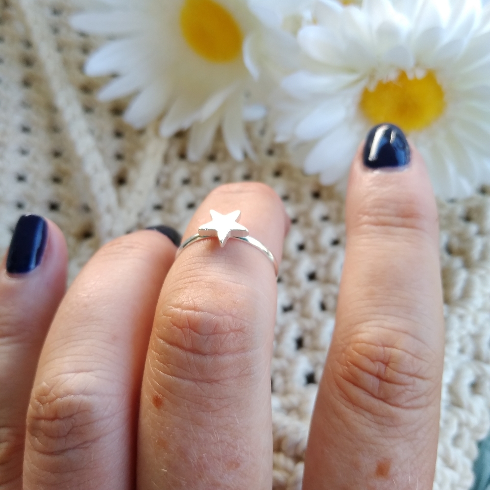 Silver Star Ring size 7 simple dainty minimalist